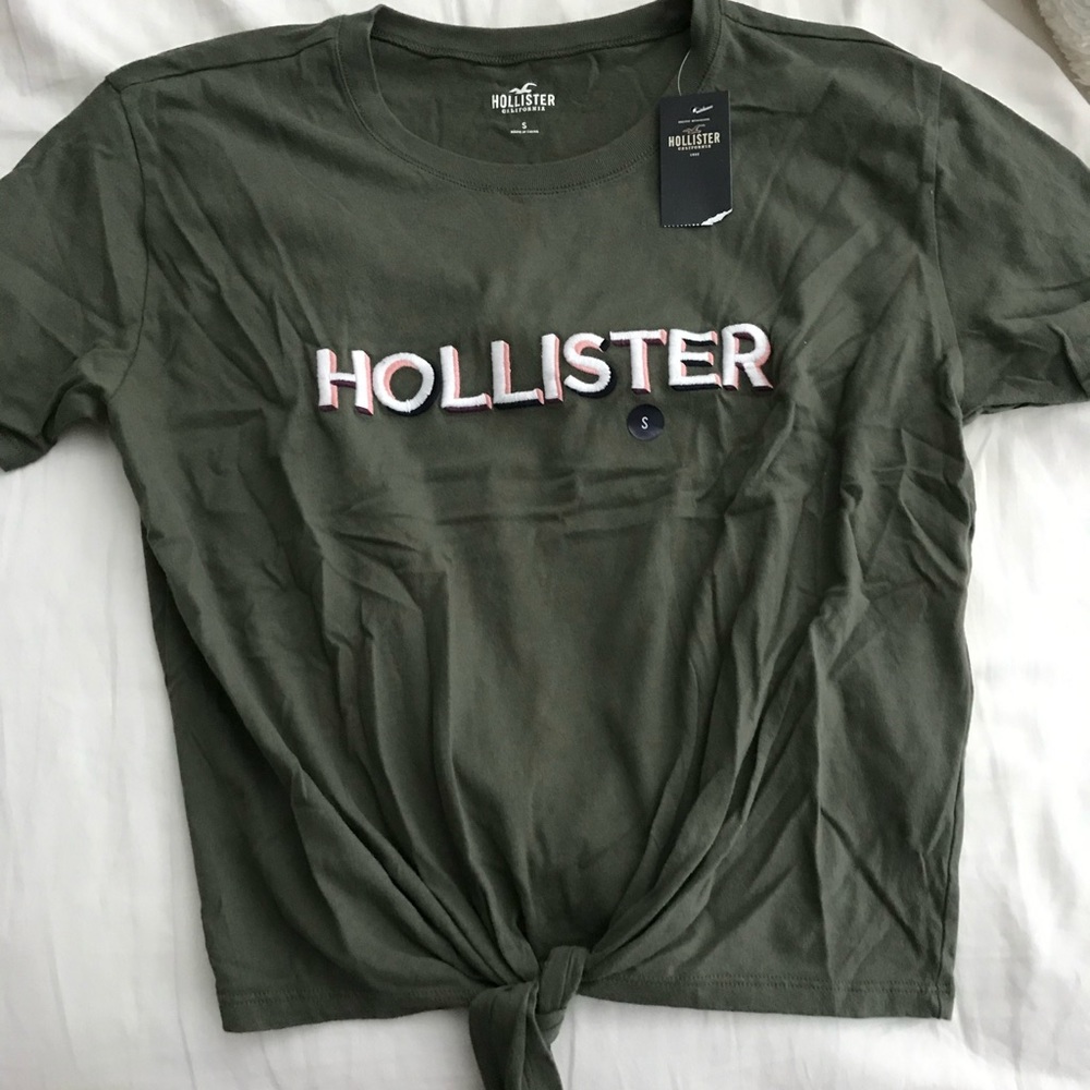 New with tags hollister top🌻